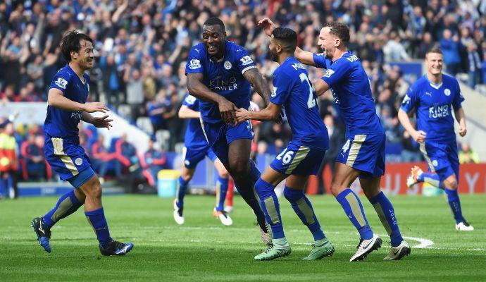 VIDEO Leicester, le preghiere dei monaci thailandesi