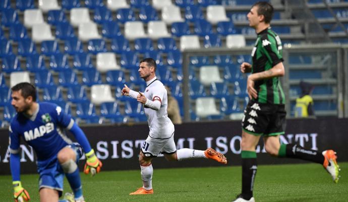 Chievo-Carpi 1-0, Sassuolo-Genoa 0-1