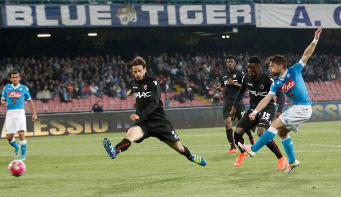Napoli show, 6-0 al Bologna: Juve a +6