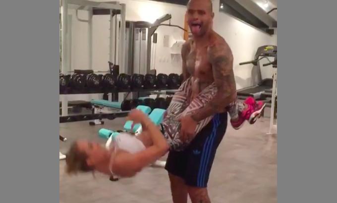 Allenamento sexy per Felipe Melo e moglie, ma non sono gli unici... VIDEO 