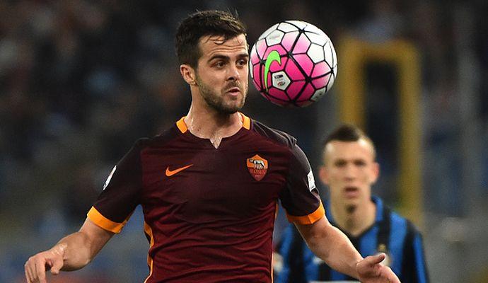 Roma, comunicato su Pjanic: 'La Juventus non ha pagato la clausola'