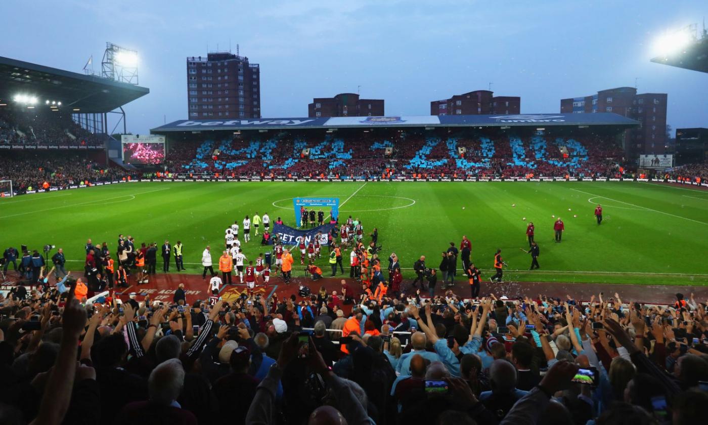 Ultima ad Upton Park: prima i disordini, poi lo spettacolo. E' 3-2 West Ham