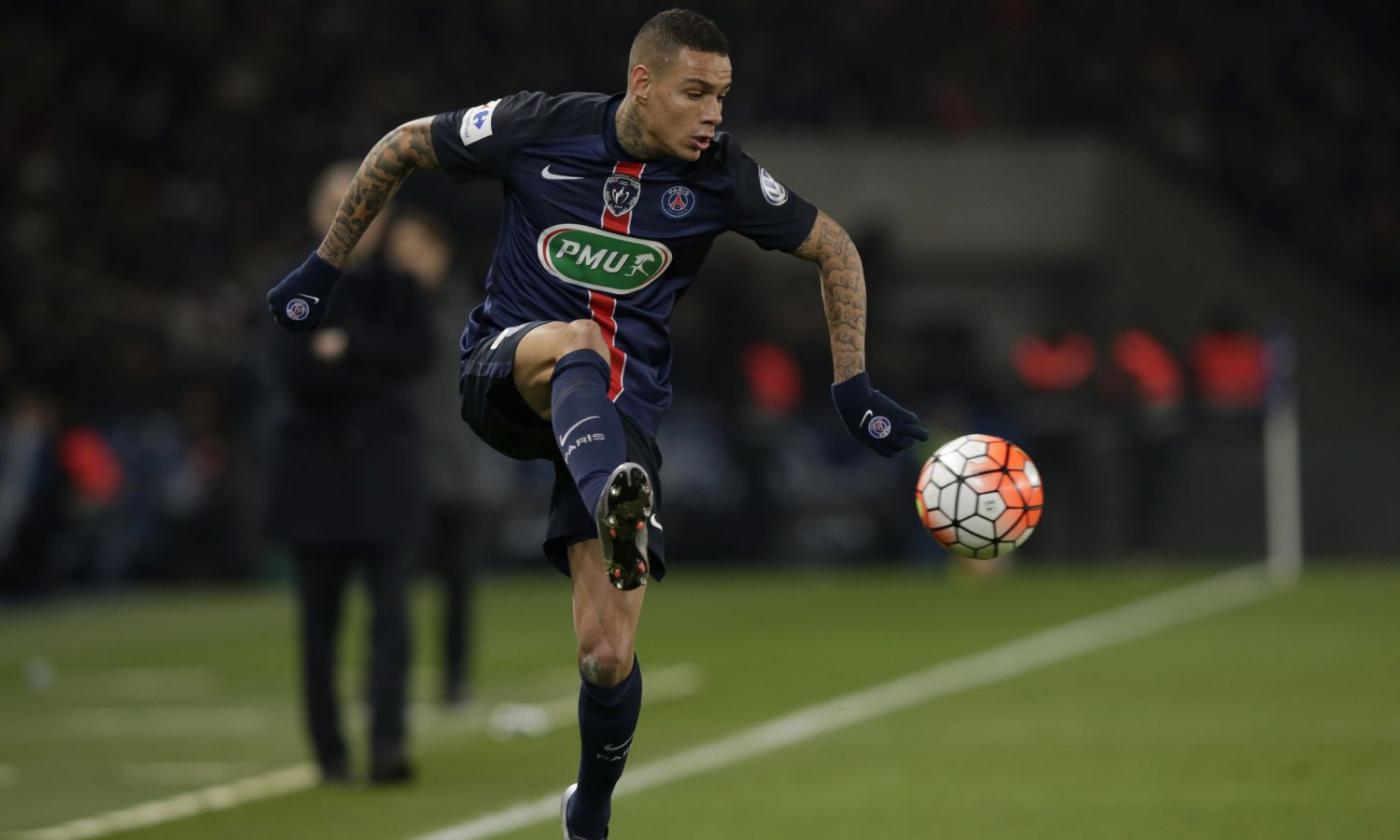 Inter, si allontana van der Wiel