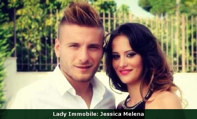 Immobile, la moglie Jessica ha il covid. Tamponi negativi per l'attaccante