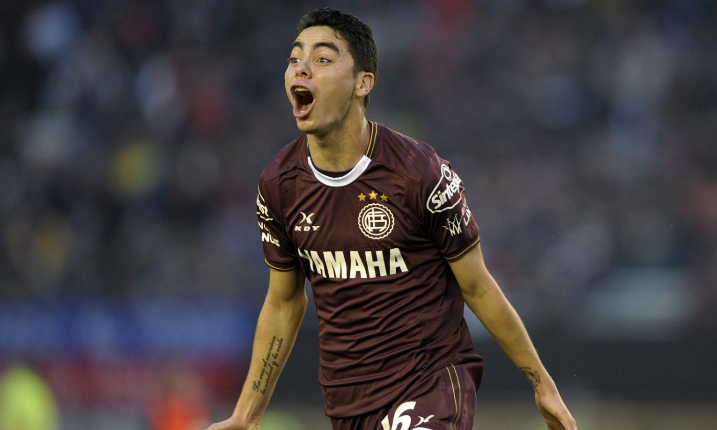 Agent: Arsenal have contacted €10m Lanus striker 