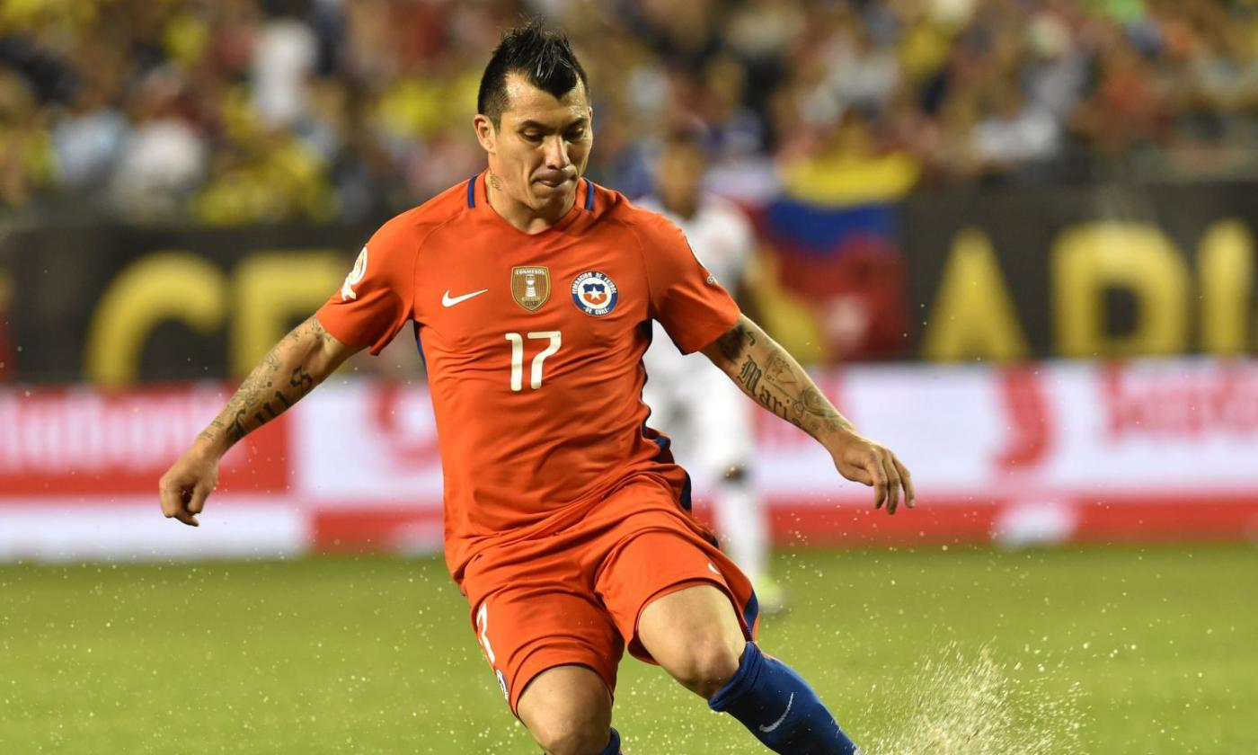 Sampaoli wants Inter MF Medel at Sevilla