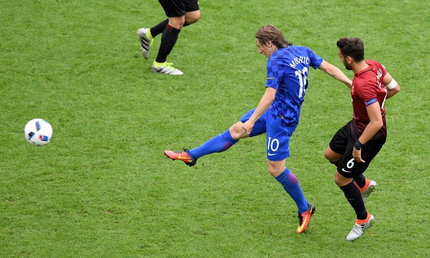 EURO 2016: Turkey-Croatia 1-0 Watch Modric's beauty