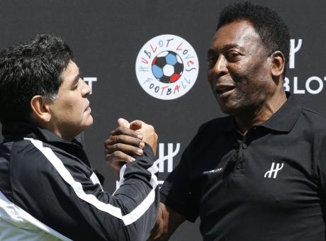 Maradona y Pelé dei Thegiornalisti: Tommaso Paradiso tifa Lazio VIDEO