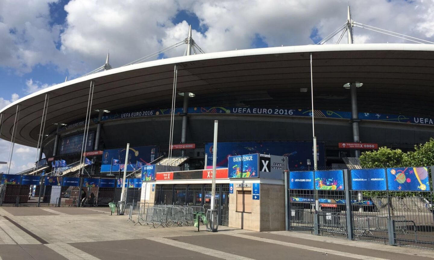 Pacco sospetto vicino a Saint-Denis: isolata la zona dello stadio