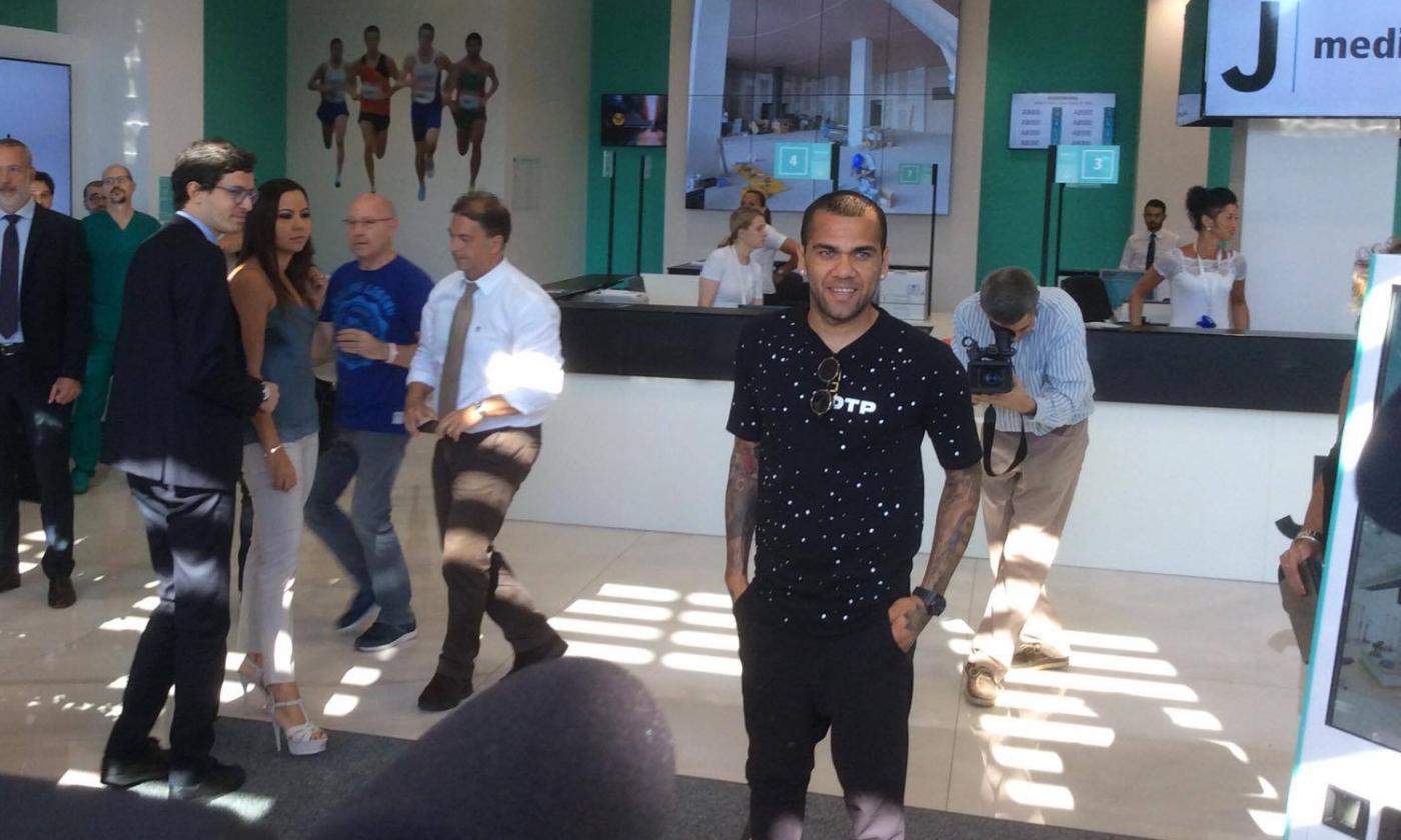 Dani Alves dopo il primo allenamento: 'Grande piacere lavorare con grandi professionisti'