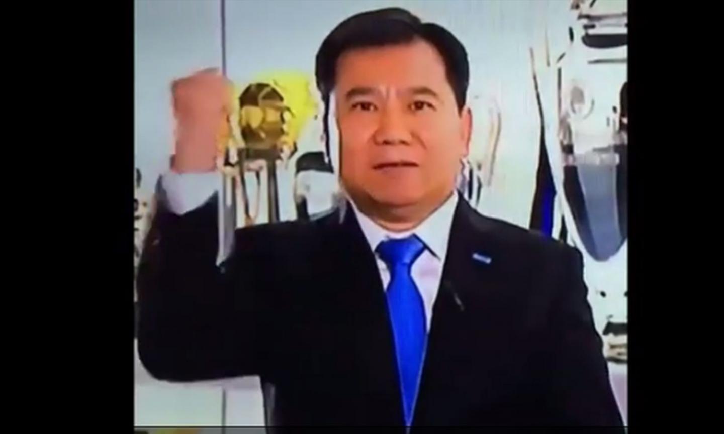 Inter, Zhang Jindong canta per festeggiare i traguardi di Suning VIDEO