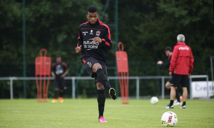 La Juve sfida l'Inter: contatti per Dalbert