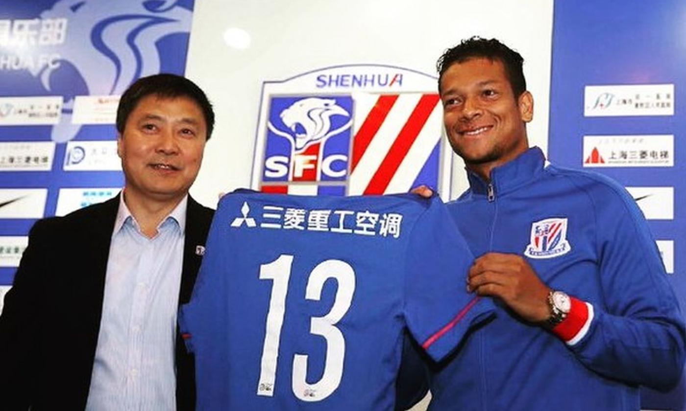 Shanghai Shenhua, UFFICIALE: esonerato l'allenatore