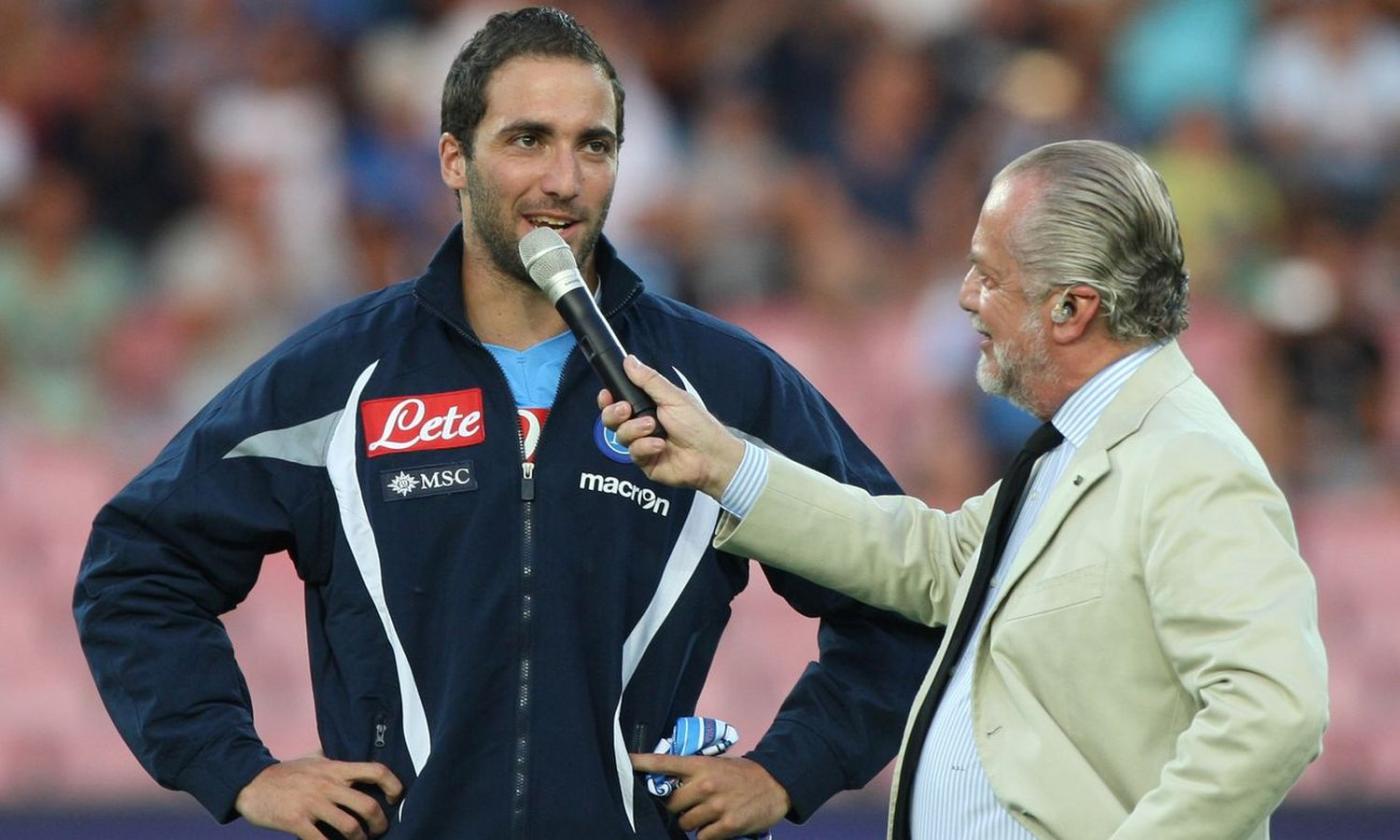 What did Higuain sway to his former Napoli team-mates?