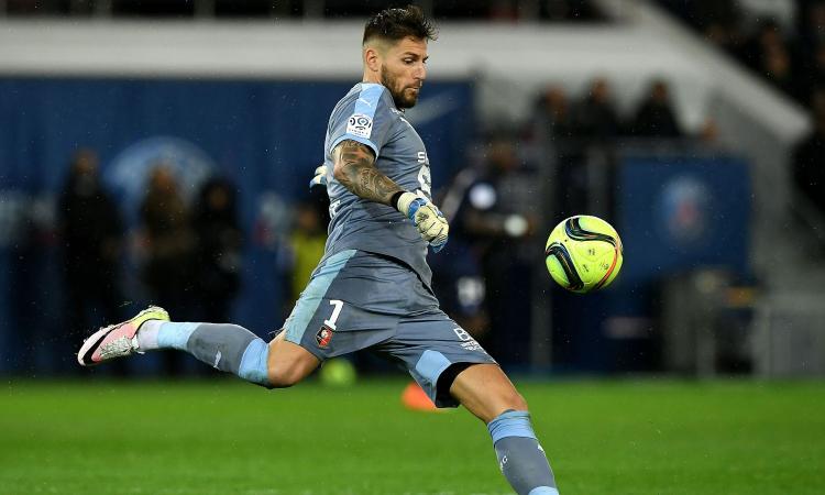 Fiorentina, ci sono altri due club su Costil