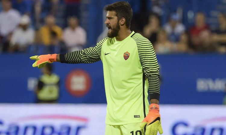 Roma, Alisson: 'Ci snobbano ma puntiamo allo scudetto: pronti per il Napoli'