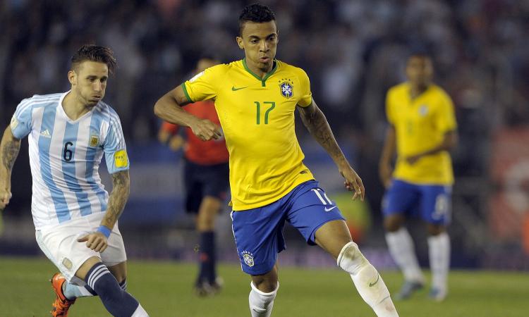 Lazio, il sogno è il centrocampista brasiliano