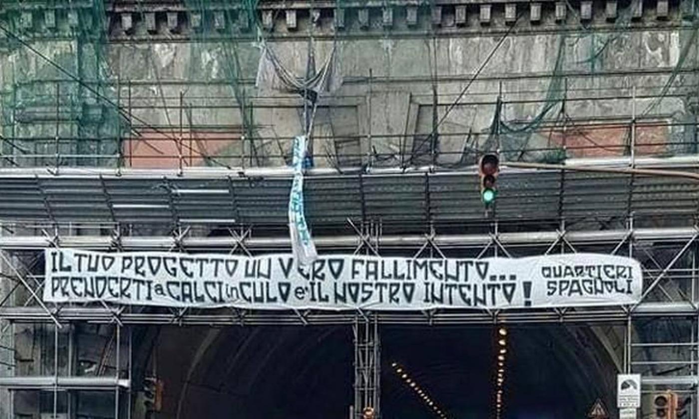 Napoli fans take banners attacking president Aurelio De Laurentiis