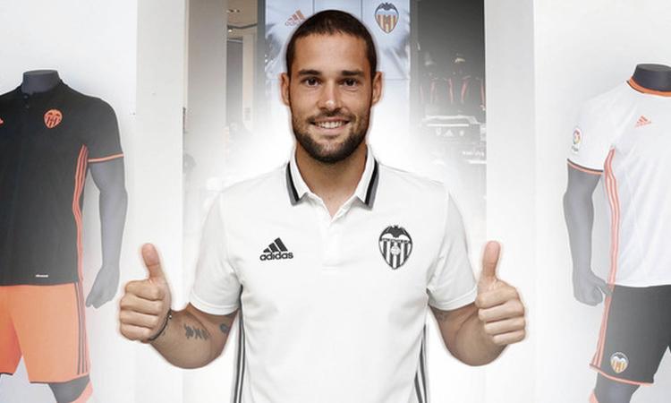 Valencia, si pensa di esercitare il diritto di riscatto per un ex Fiorentina