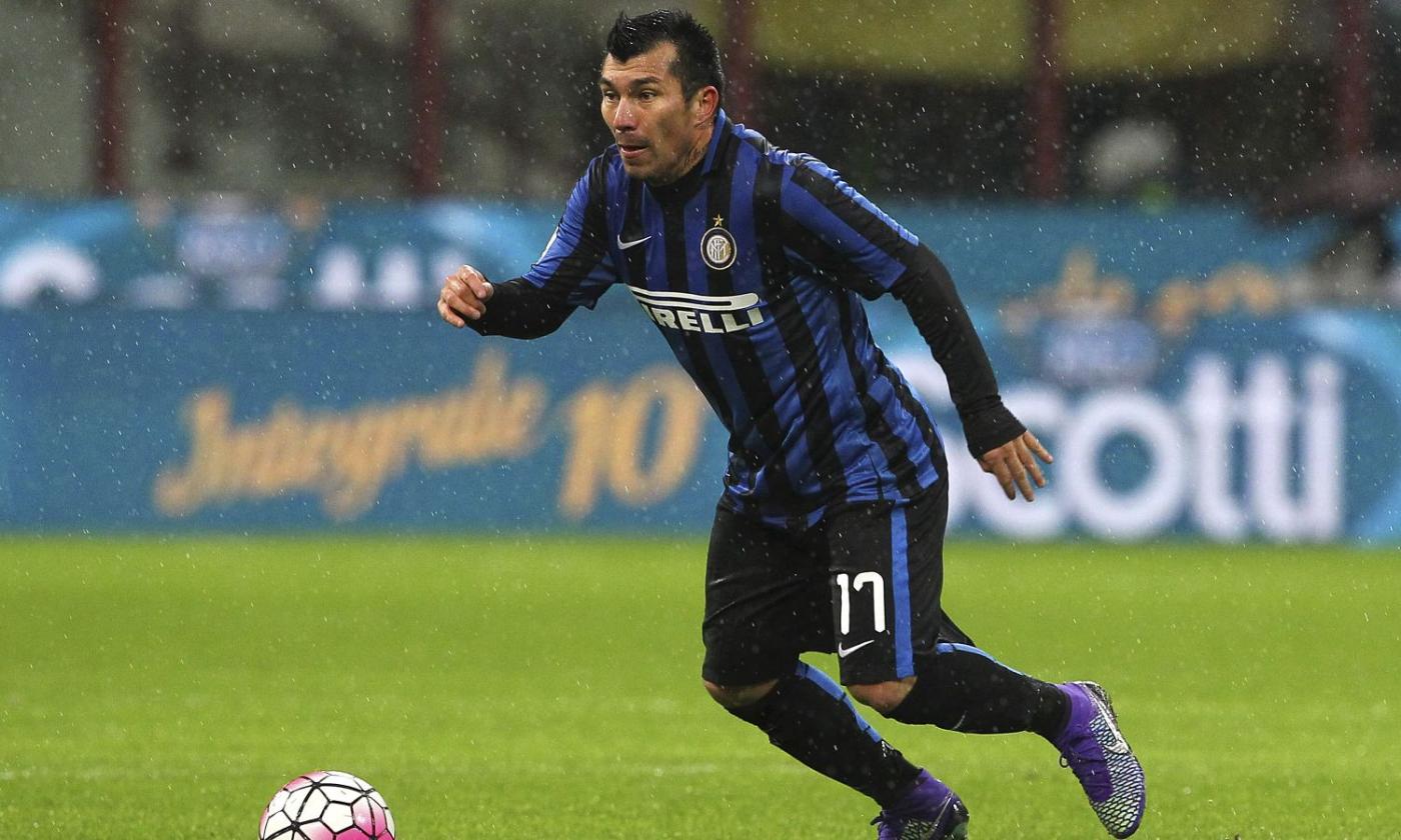 Inter, si tratta la cessione di Medel: oggi il Boca a Milano