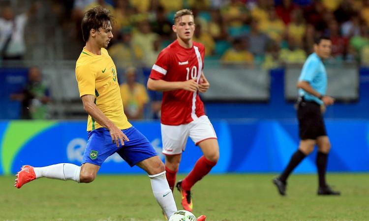 Il Milan abbandona Rodrigo Caio: c'è il Manchester United