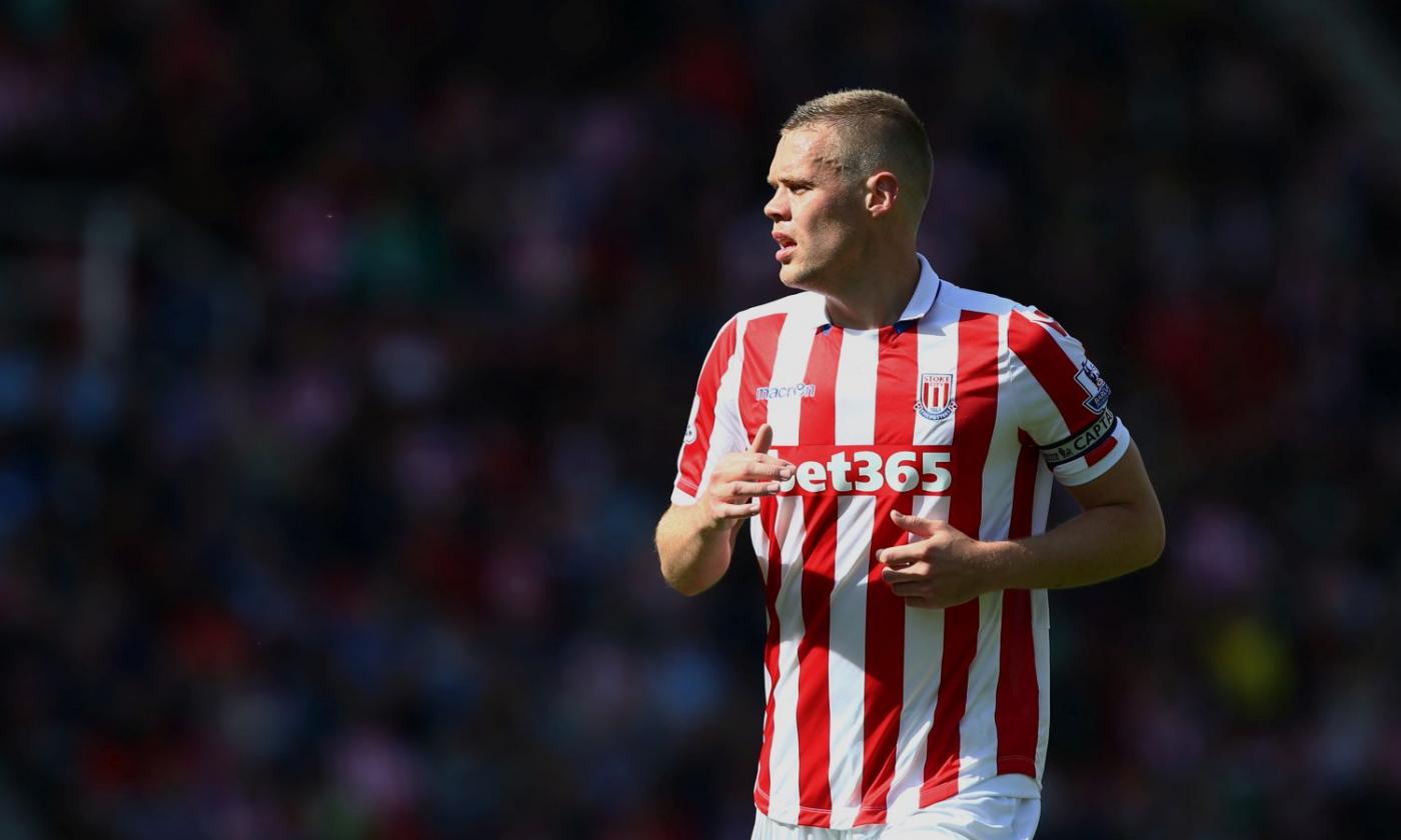 Stoke City, UFFICIALE: rinnova Shawcross