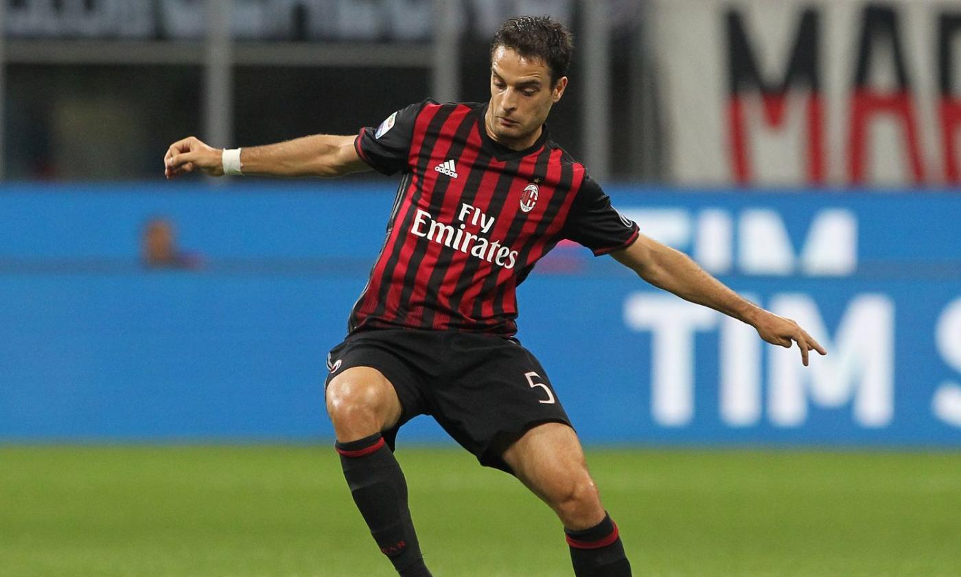 Top AC Milan midfielder agrees on new contract 