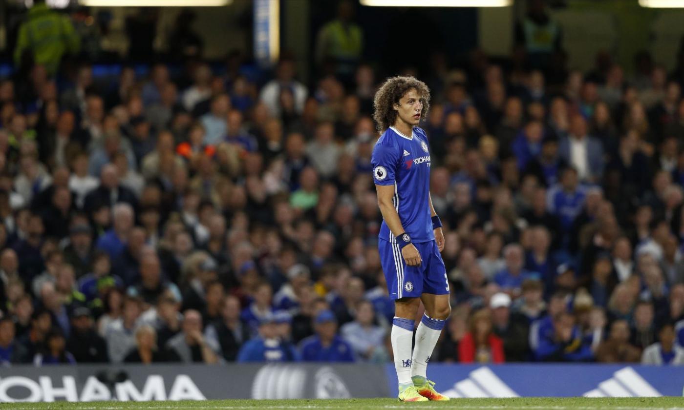 Chelsea, Carragher: 'David Luiz non è la prima scelta di Conte'