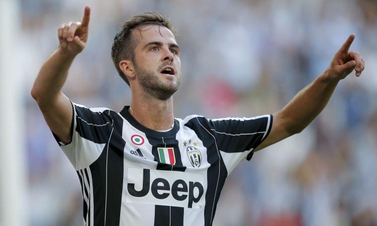 Juve, Pjanic: 'Nonostante la sconfitta di Cardiff, la stagione resta indimenticabile'