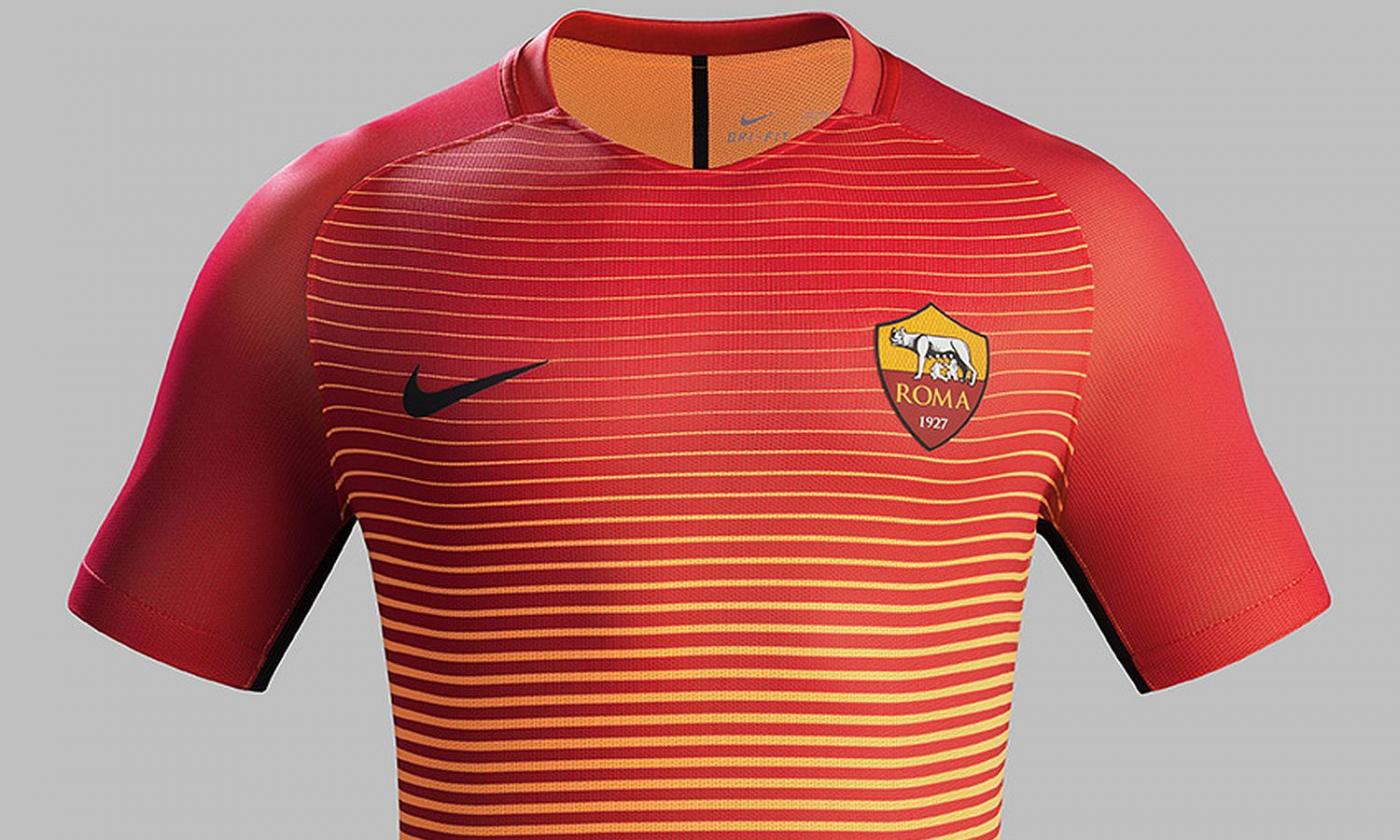 Roma, presentata la terza maglia 