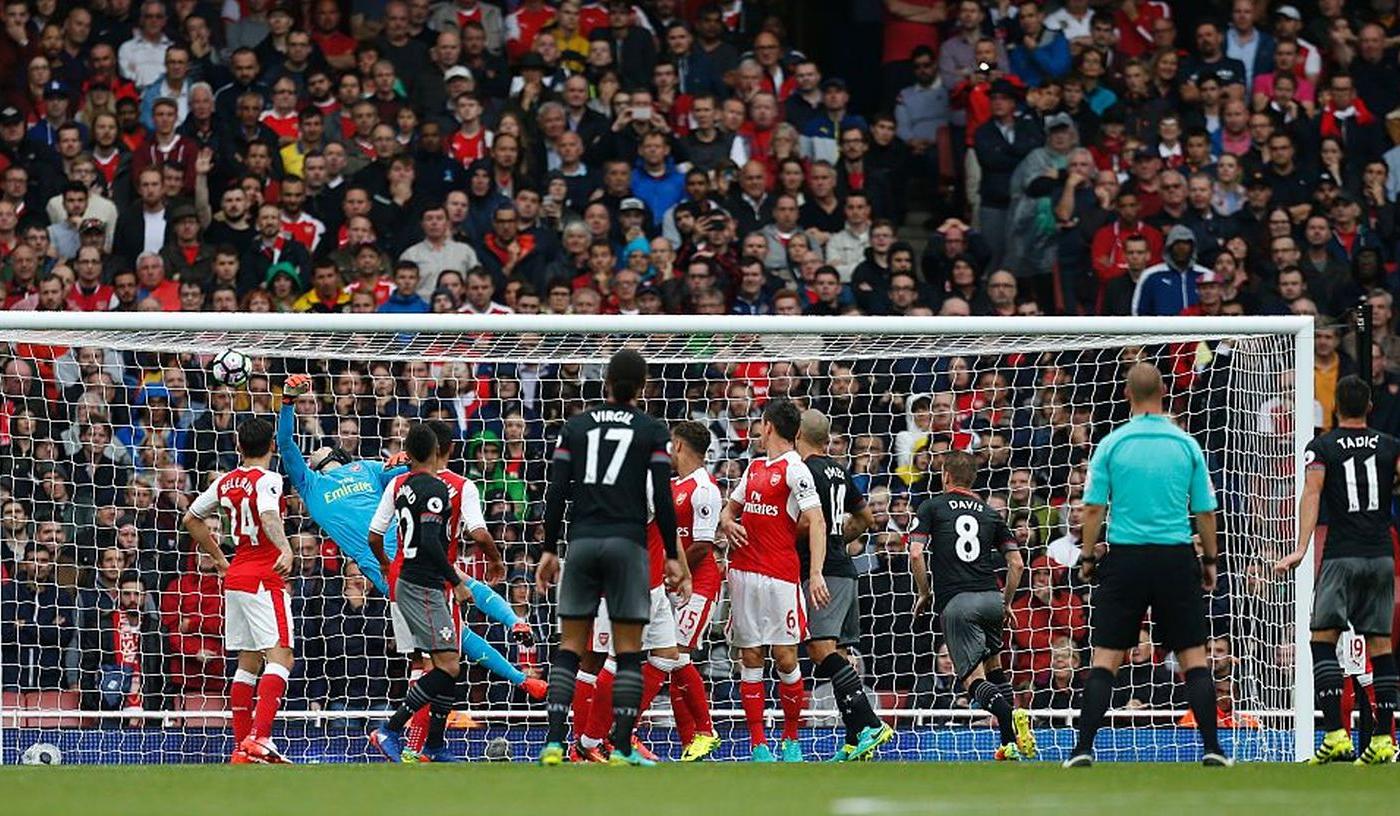 Premier League: l'Arsenal vince al 93', Mazzarri da 0-2 a 4-2 contro il West Ham, poker Tottenham