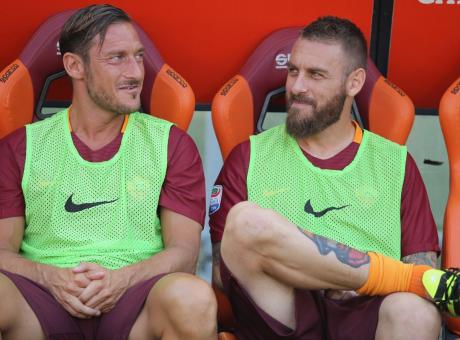 Totti e De Rossi corrono ancora insieme... a Sabaudia VIDEO