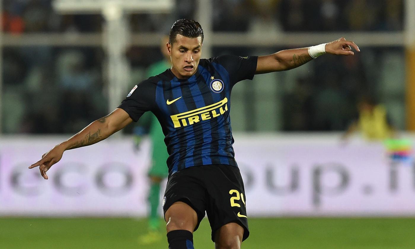 Arsenal and Man United rival City, Real Madrid for Inter defender 