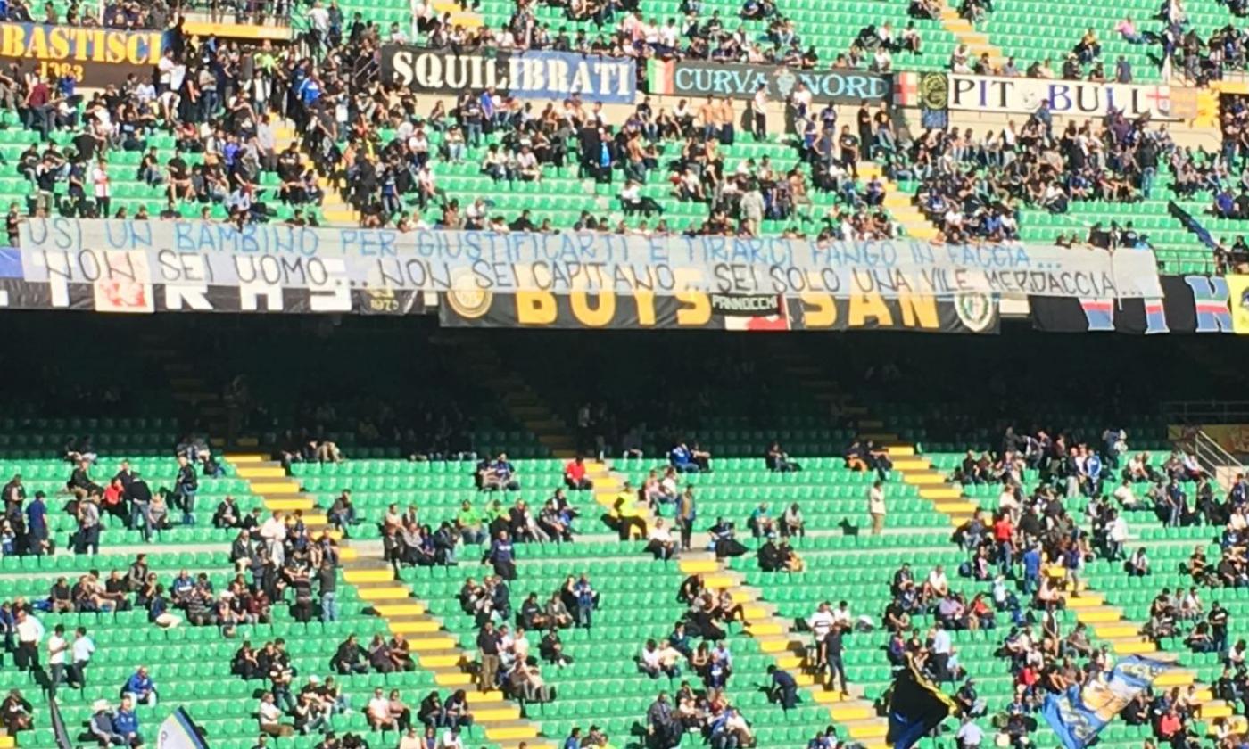 FOTO e VIDEO Inter, striscioni della Curva per Icardi: 'Non sei un uomo, non sei un capitano, sei solo una vile m.....'