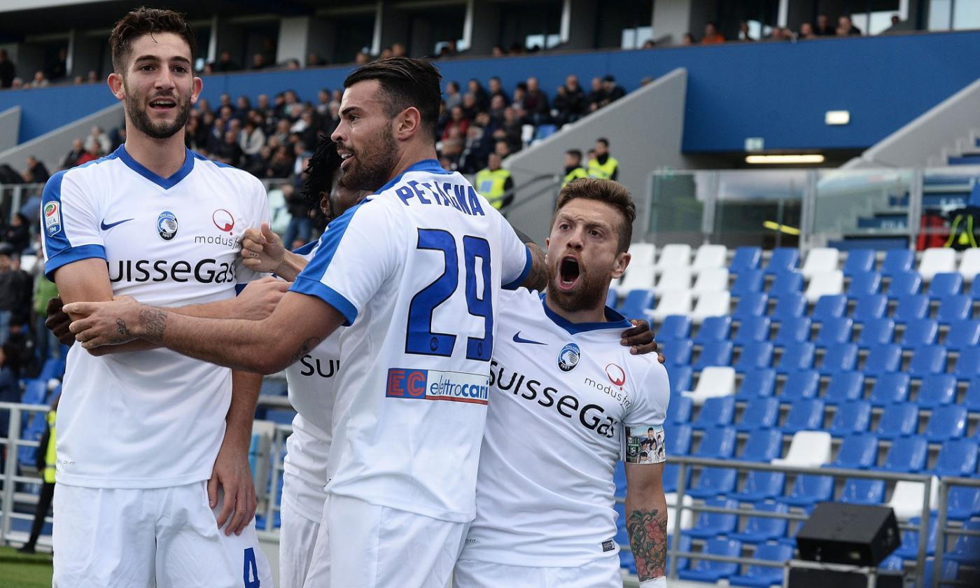 FOTO L'Atalanta vince, Gomez viene strozzato