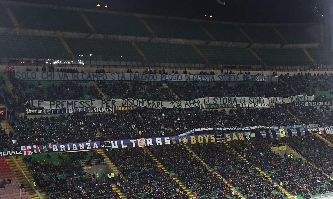 Inter, la curva contesta: 'Volete farci diventare la barzelletta d'Italia?'