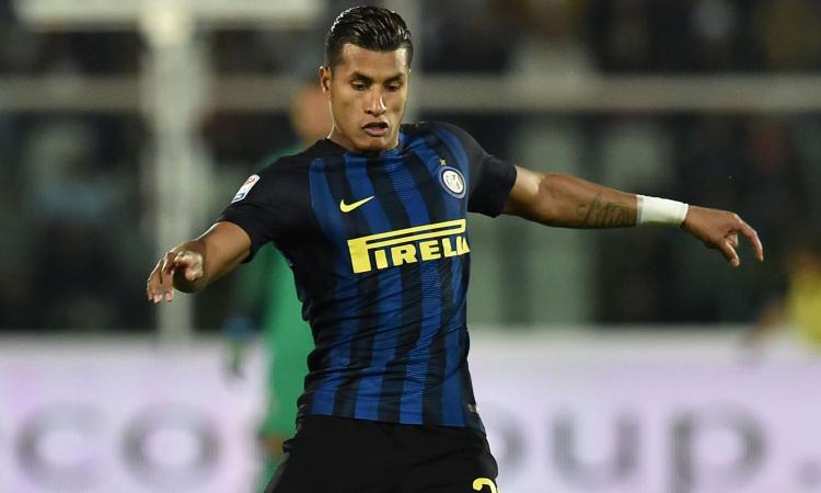 Inter: in tre vogliono un difensore