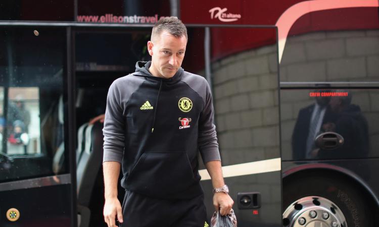 Terry con i tifosi in Qatar: sorrisi e selfie VIDEO
