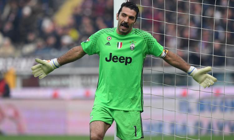 La D'Amico in imbarazzo per i baffi di Buffon alla Tom Selleck. Che siparietto con Allegri e Costacurta!