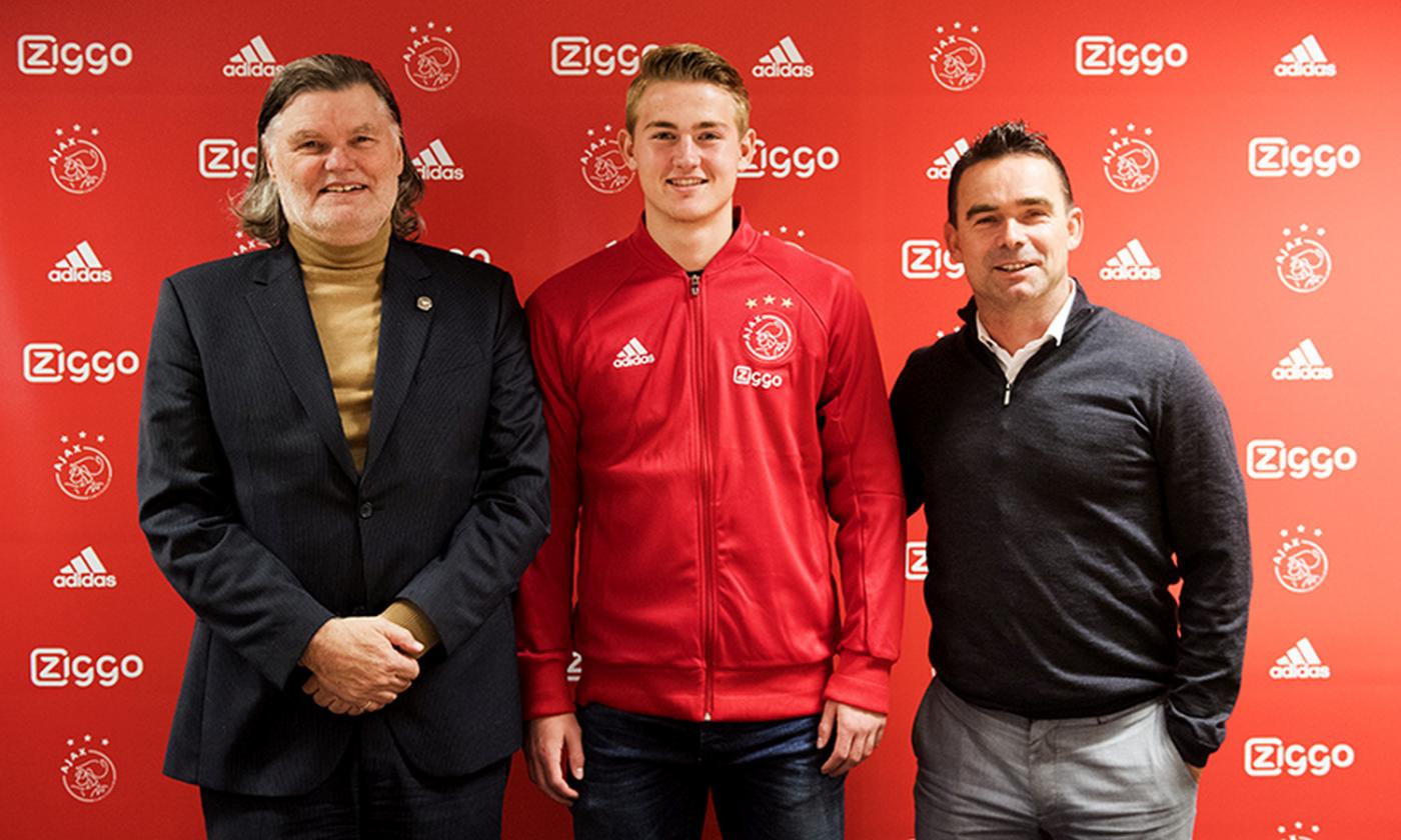 Ajax, UFFICIALE: rinnova il '99 de Ligt