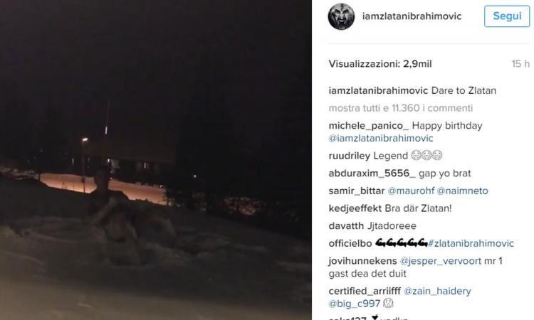 Ibrahimovic: tuffo nudo nella neve per festeggiare il Natale VIDEO