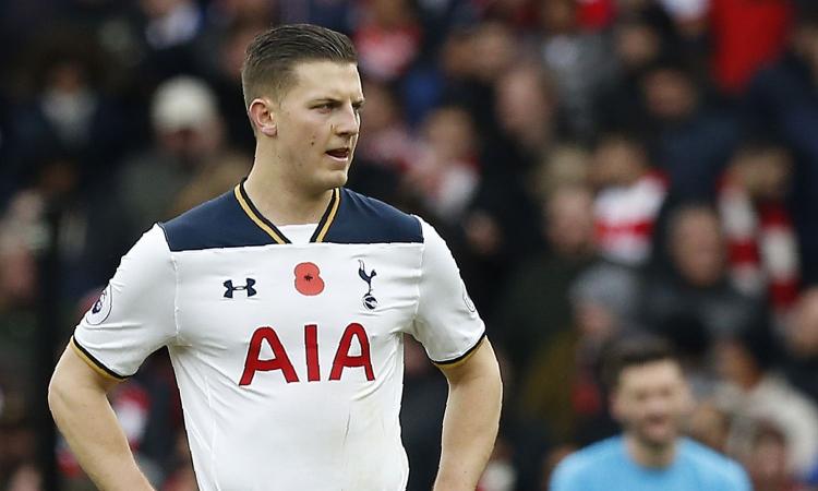 Stoke-WBA, sfida per un difensore del Tottenham