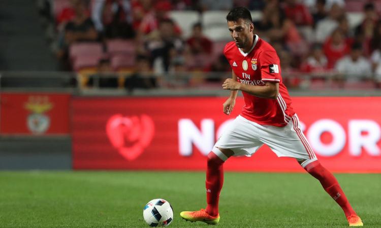 Newcastle: offerta per un greco