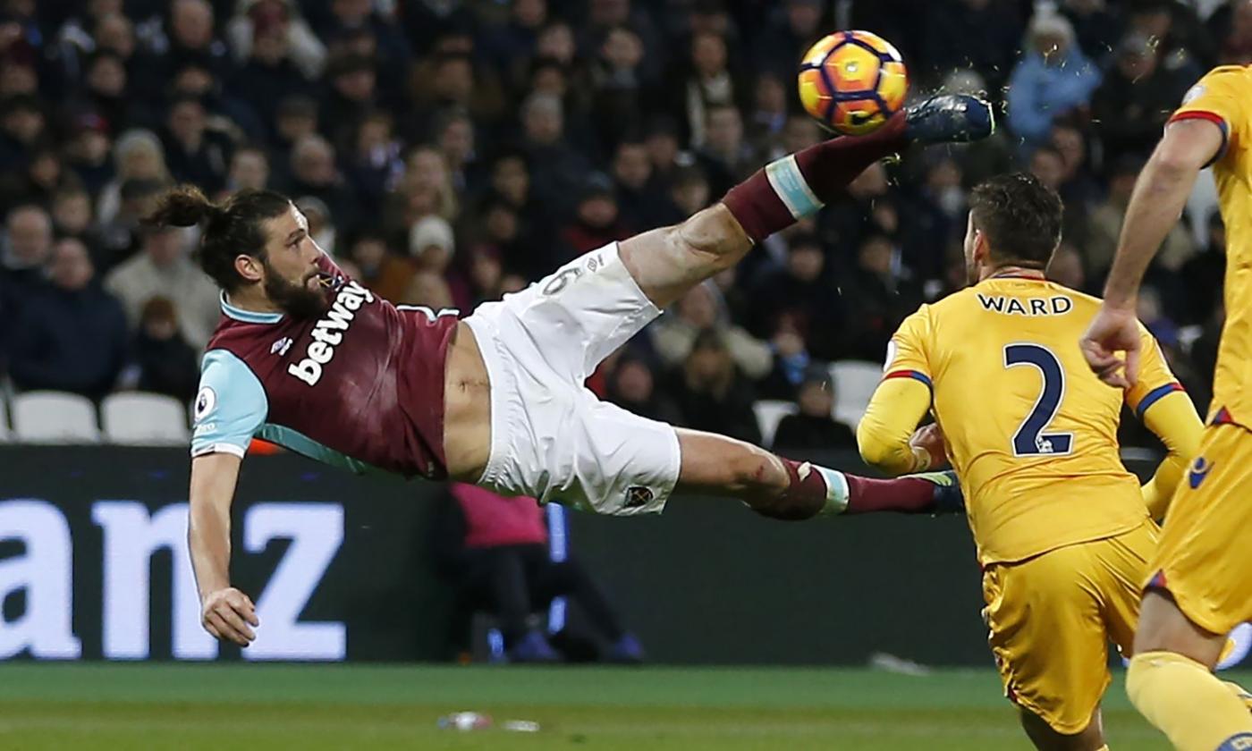 Pupillo di Berlusconi, idolo di Triple H: Carroll rovescia le sorti del West Ham