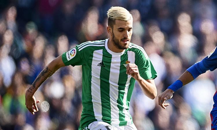 Real Betis, rimandato il futuro di un centrocampista