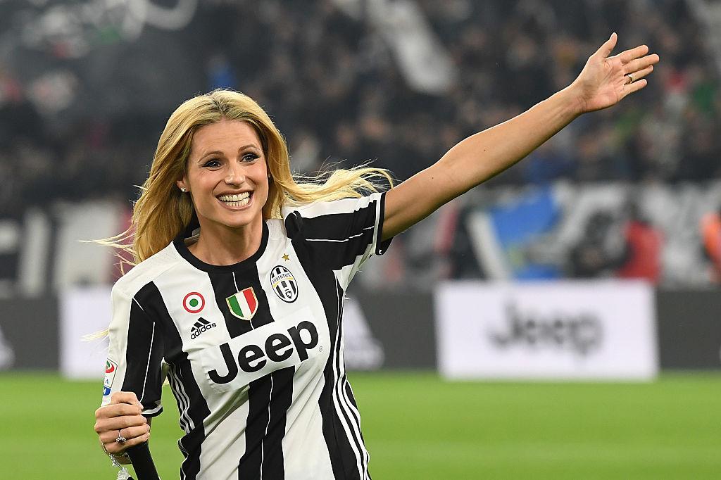 Italia-Svizzera, Michelle Hunziker: 'Cuore diviso a metà, ma sto con gli Azzurri. Il calcio? Simpatizzo Juve'