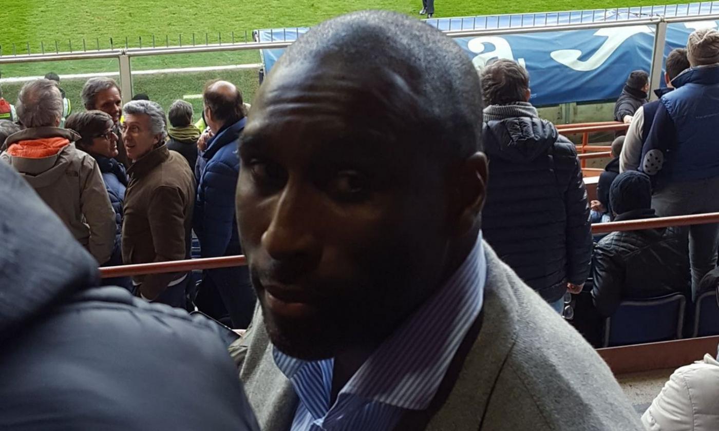 Ex Arsenal, Sol Campbell al Ferraris per Samp-Cagliari FOTO