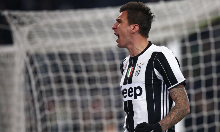 Juve, Besiktas in pressing su Mandzukic: lui non chiude all'addio