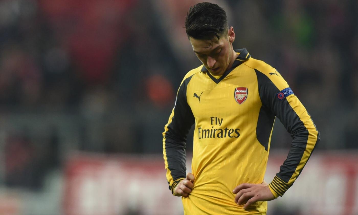 Arsenal, l'agente di Ozil: 'I tifosi lo usano come capro espiatorio, così non va'