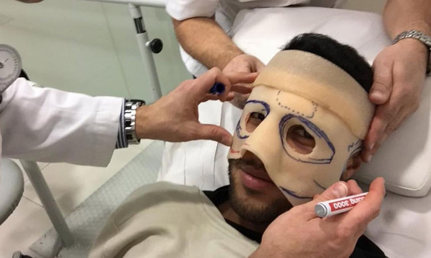 Barcellona, Rafinha con la maschera: 'Marvel, ti serve un supereroe?'